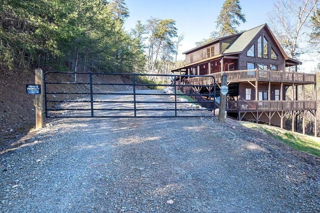Mistletoe Cabin- Private Cabin W Views, Hottub, Pet Friendly ميرفي المظهر الخارجي الصورة