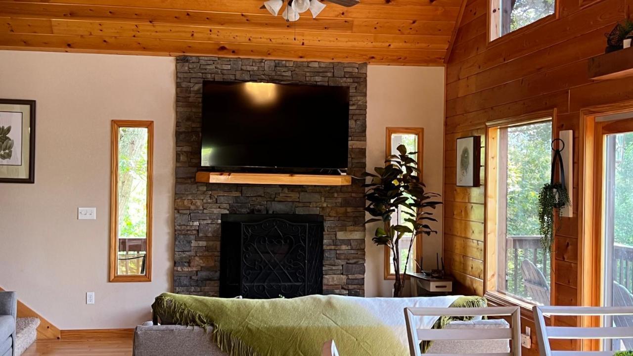 Mistletoe Cabin- Private Cabin W Views, Hottub, Pet Friendly ميرفي المظهر الخارجي الصورة