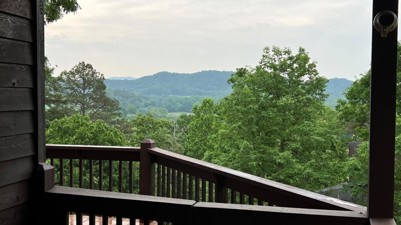 Mistletoe Cabin- Private Cabin W Views, Hottub, Pet Friendly ميرفي المظهر الخارجي الصورة